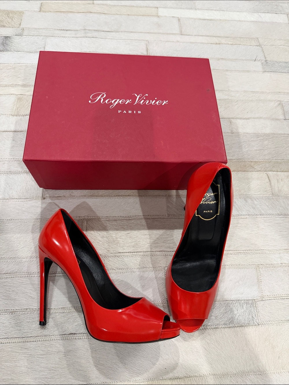 Roger Vivier fire Red Patent Peep-Toe Stiletto Pumps - Classic High Heel
